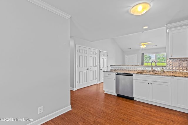 443 Woodlake Dr, Mt Washington, KY 40047
