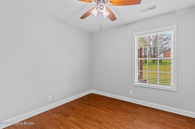 443 Woodlake Dr, Mt Washington, KY 40047