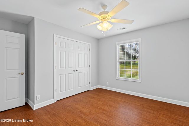 443 Woodlake Dr, Mt Washington, KY 40047