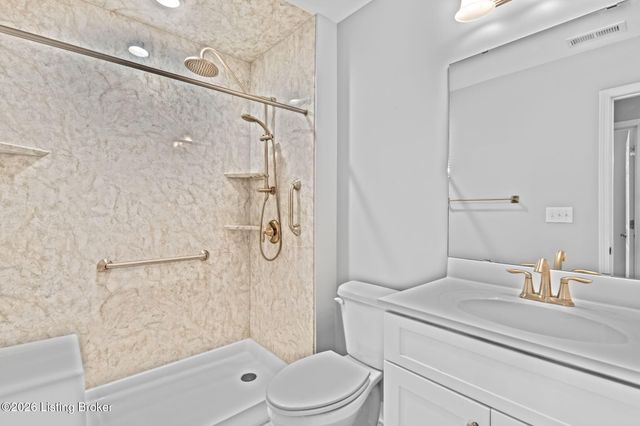 443 Woodlake Dr, Mt Washington, KY 40047