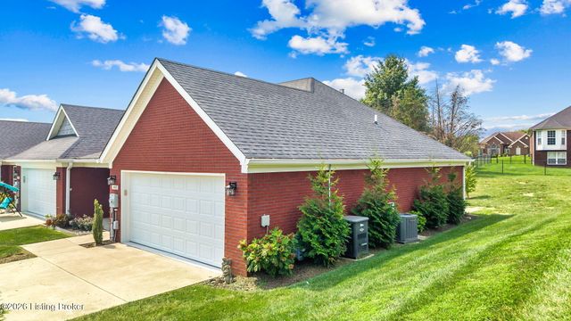 443 Woodlake Dr, Mt Washington, KY 40047