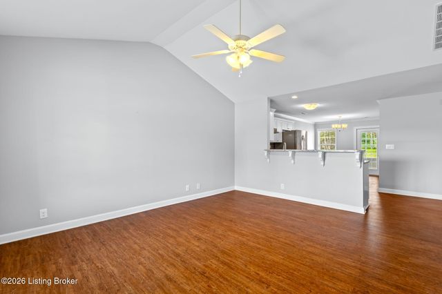 443 Woodlake Dr, Mt Washington, KY 40047