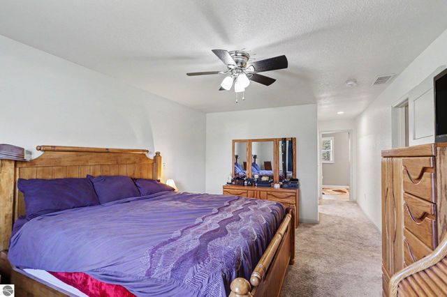 902 W 1st Street, Tawas City, MI 48763
