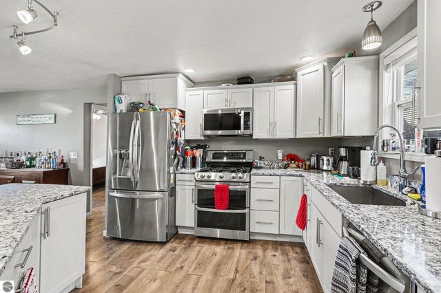 902 W 1st Street, Tawas City, MI 48763