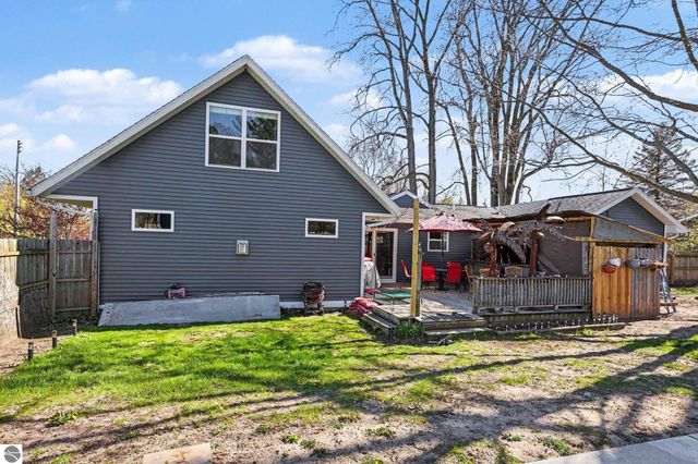 902 W 1st Street, Tawas City, MI 48763