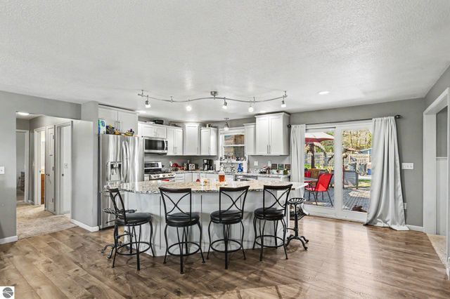 902 W 1st Street, Tawas City, MI 48763