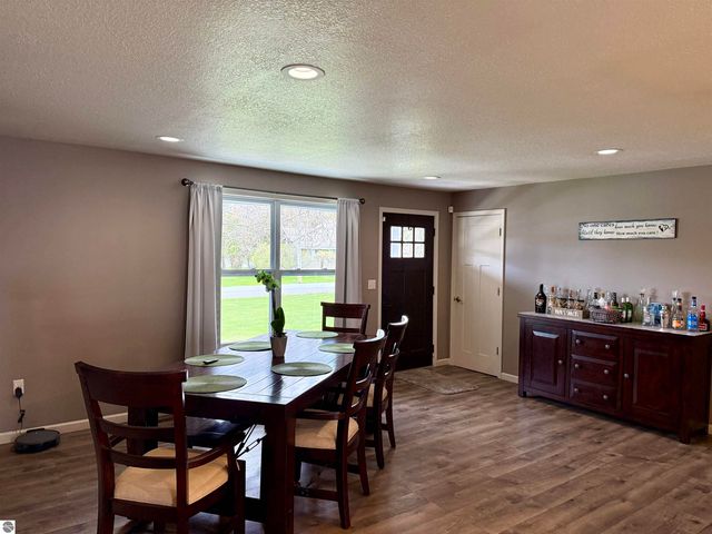 902 W 1st Street, Tawas City, MI 48763