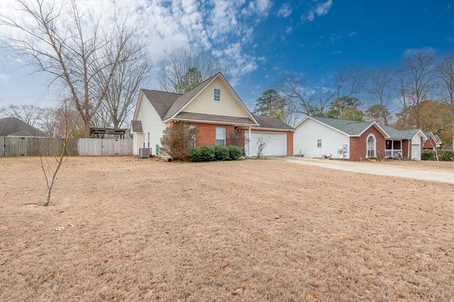 303 Melrose Ln, Dothan, AL 36303