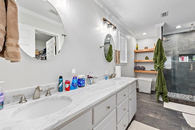 303 Melrose Ln, Dothan, AL 36303