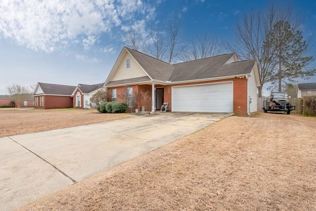 303 Melrose Ln, Dothan, AL 36303