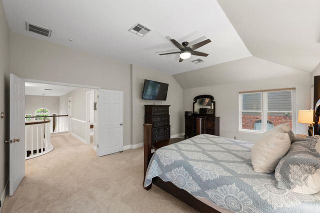 10080 Circleview DR, Austin, TX 78733