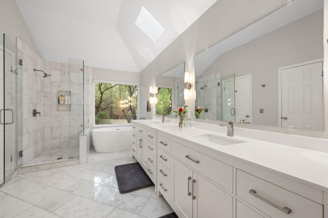 10080 Circleview DR, Austin, TX 78733