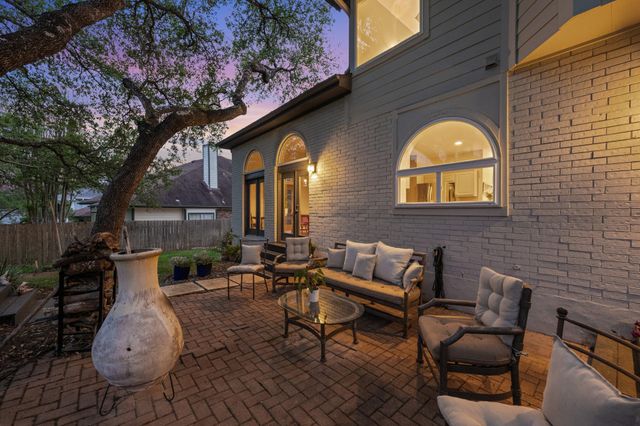 10080 Circleview DR, Austin, TX 78733