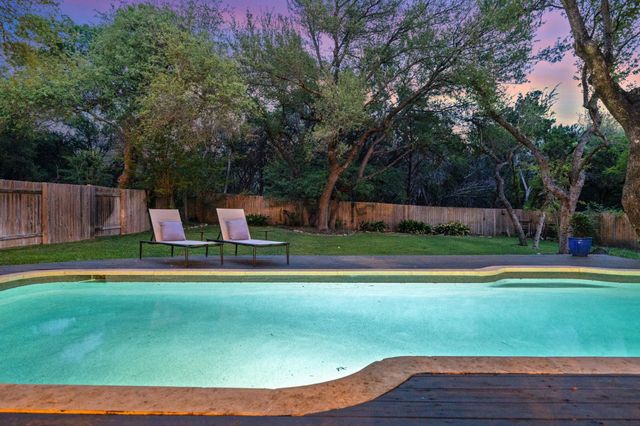 10080 Circleview DR, Austin, TX 78733