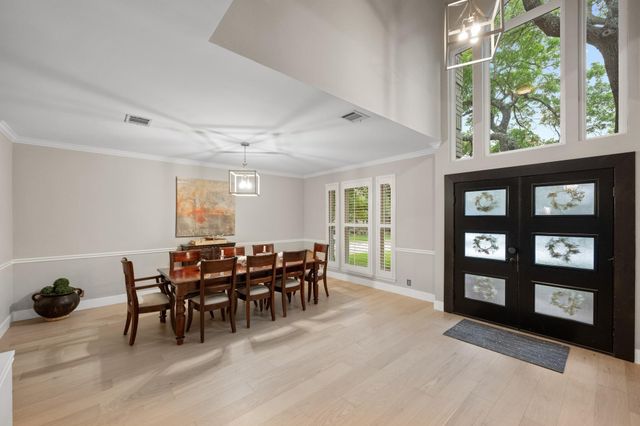 10080 Circleview DR, Austin, TX 78733