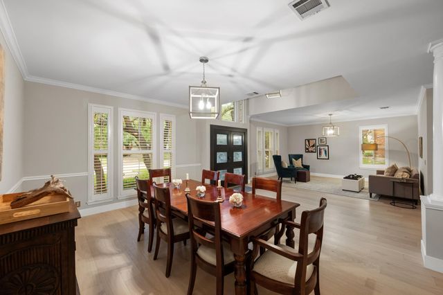 10080 Circleview DR, Austin, TX 78733