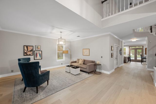 10080 Circleview DR, Austin, TX 78733