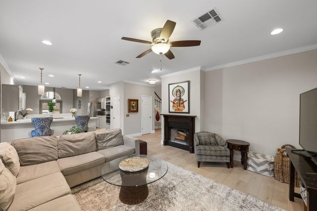 10080 Circleview DR, Austin, TX 78733