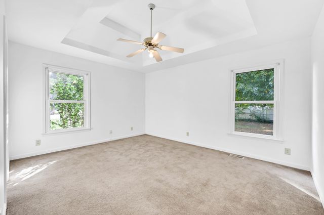 1975 Stepford Dr, Clarksville, TN 37043