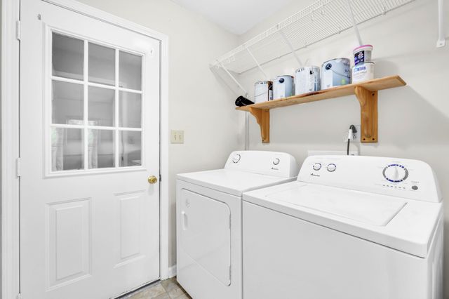 1975 Stepford Dr, Clarksville, TN 37043