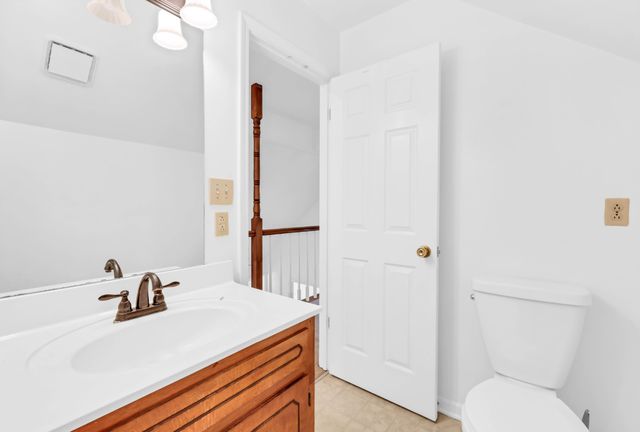 1975 Stepford Dr, Clarksville, TN 37043