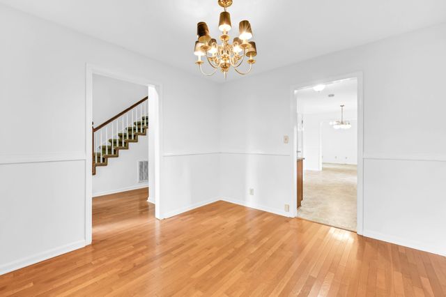 1975 Stepford Dr, Clarksville, TN 37043
