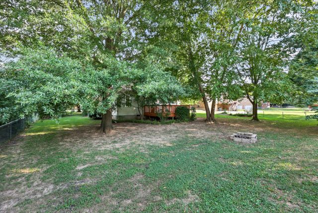 1975 Stepford Dr, Clarksville, TN 37043