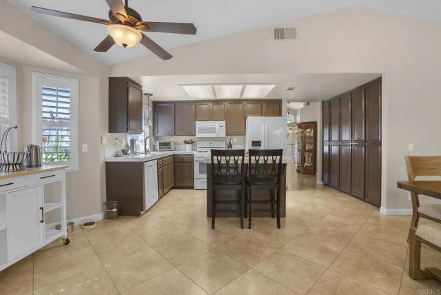 26064 Avenida Hortensia, Hemet, CA 92544