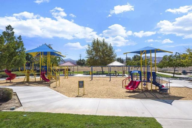 26064 Avenida Hortensia, Hemet, CA 92544