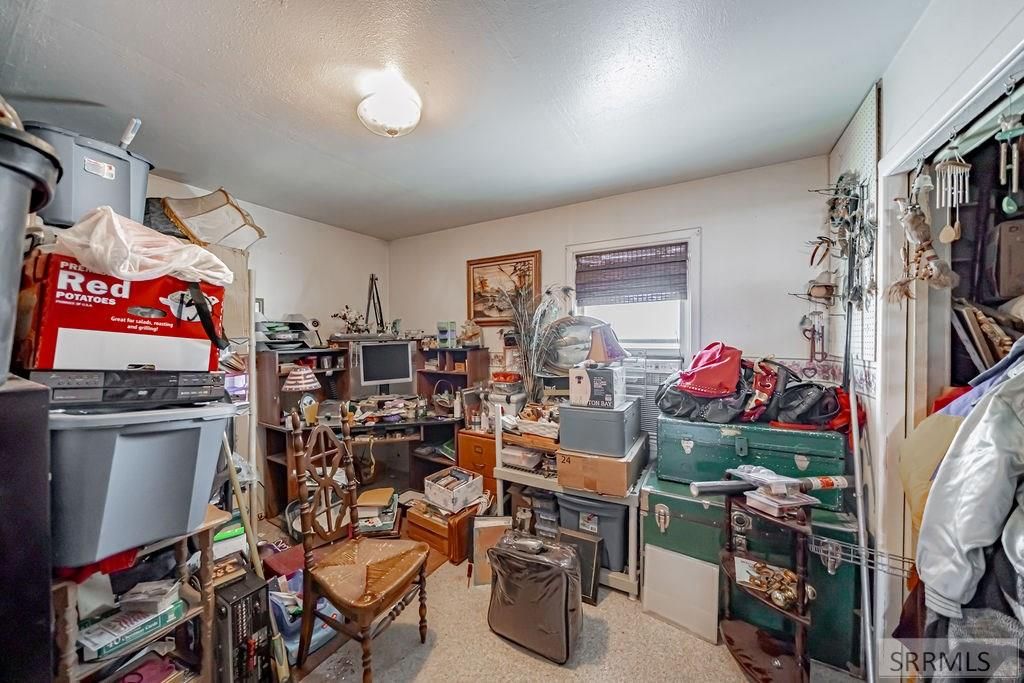 Image 12 of property listing at 1382 W 81st S, Idaho Falls, ID 83402