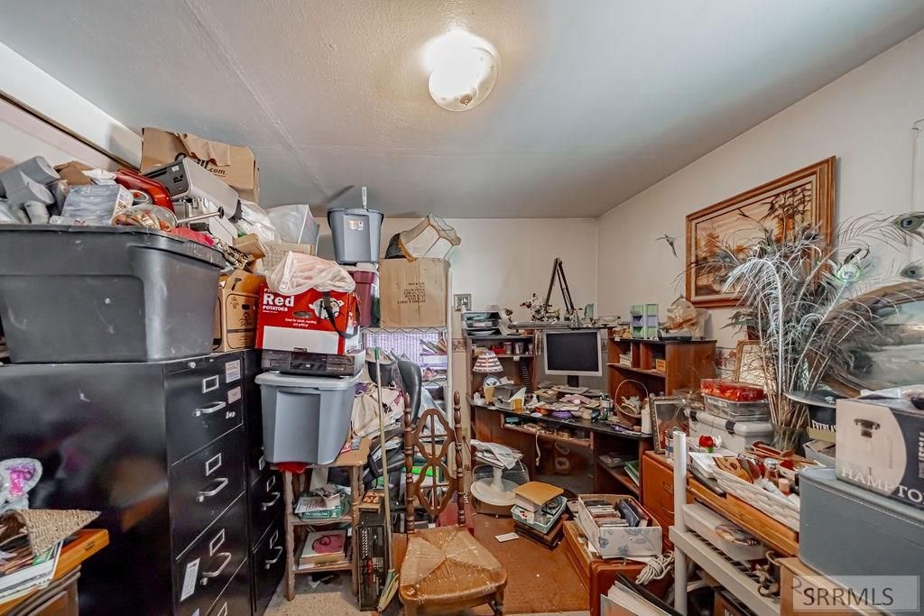 Image 13 of property listing at 1382 W 81st S, Idaho Falls, ID 83402