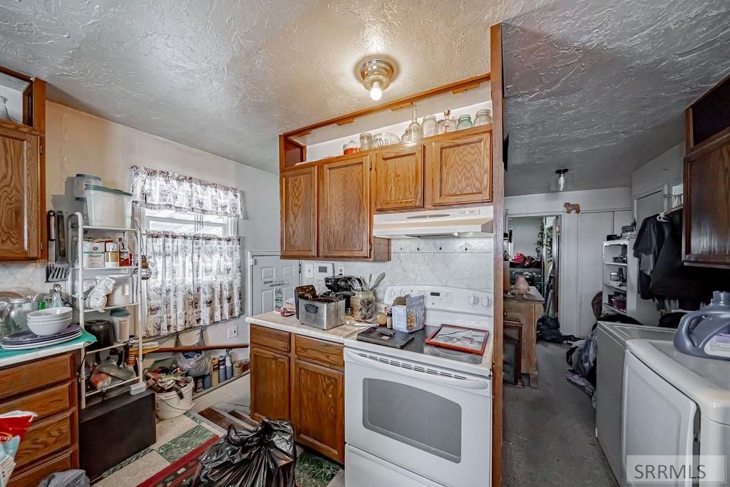 Image 15 of property listing at 1382 W 81st S, Idaho Falls, ID 83402