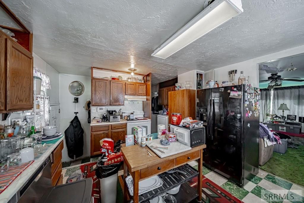 Image 16 of property listing at 1382 W 81st S, Idaho Falls, ID 83402