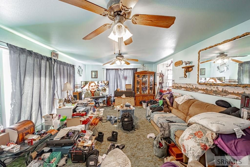 Image 5 of property listing at 1382 W 81st S, Idaho Falls, ID 83402