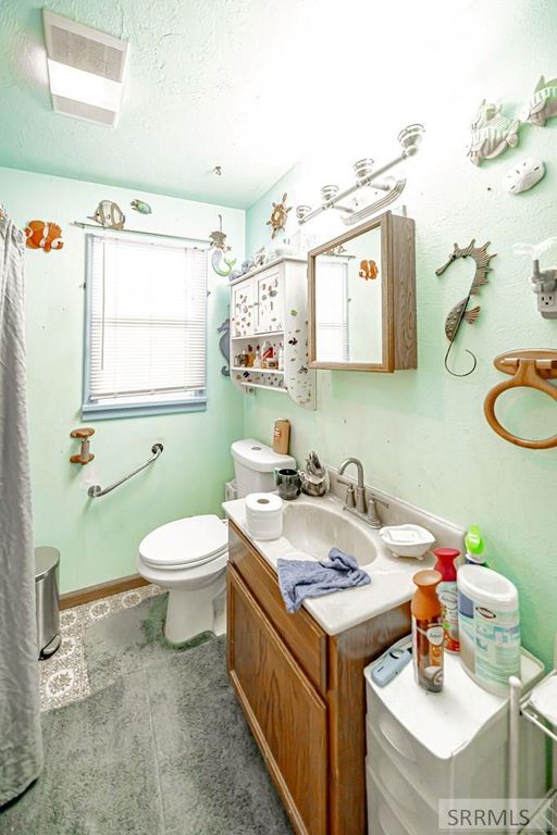 Image 9 of property listing at 1382 W 81st S, Idaho Falls, ID 83402