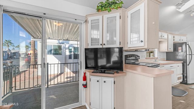 181 MINESHAFT Drive, Apache Junction, AZ 85119