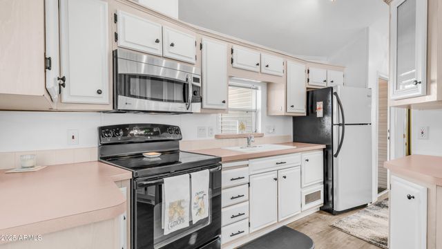 181 MINESHAFT Drive, Apache Junction, AZ 85119