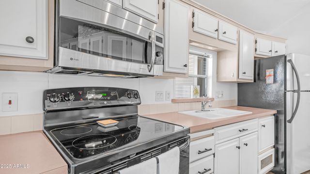 181 MINESHAFT Drive, Apache Junction, AZ 85119