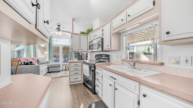 181 MINESHAFT Drive, Apache Junction, AZ 85119