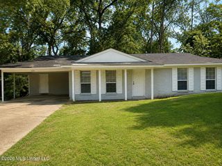 107 Berryhill Place, Jackson, MS 39206