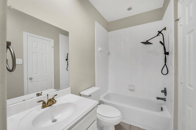 12003 Banks Run Drive, Pearland, TX 77584