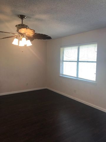 504 Chinner Street, Bonham, TX 75418