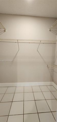 800 SW 10th Ave 800, Hallandale Beach, FL 33009