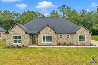 70 River Ridge Drive, Hawkinsville, GA 31036