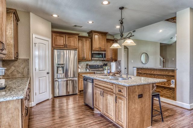 586 Ruby Drive, Bellville, TX 77418