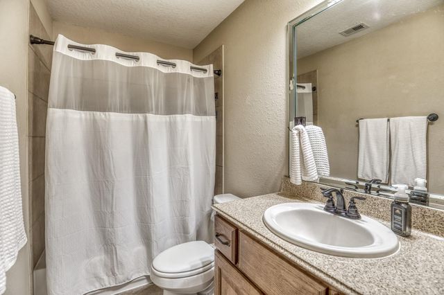 586 Ruby Drive, Bellville, TX 77418
