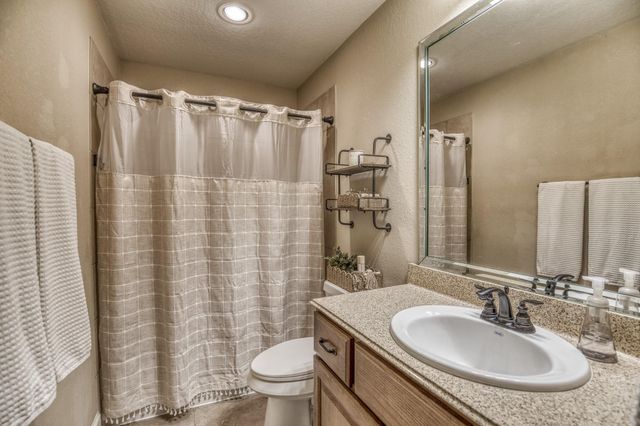586 Ruby Drive, Bellville, TX 77418