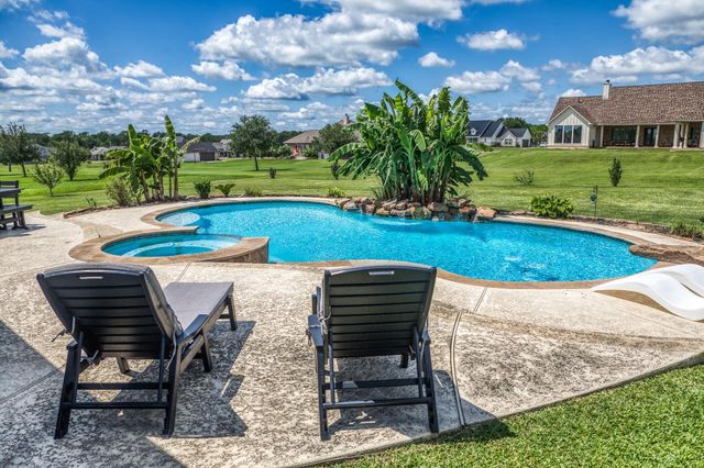 586 Ruby Drive, Bellville, TX 77418