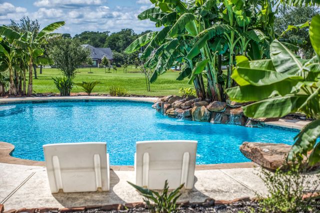 586 Ruby Drive, Bellville, TX 77418