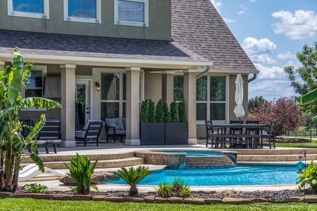 586 Ruby Drive, Bellville, TX 77418